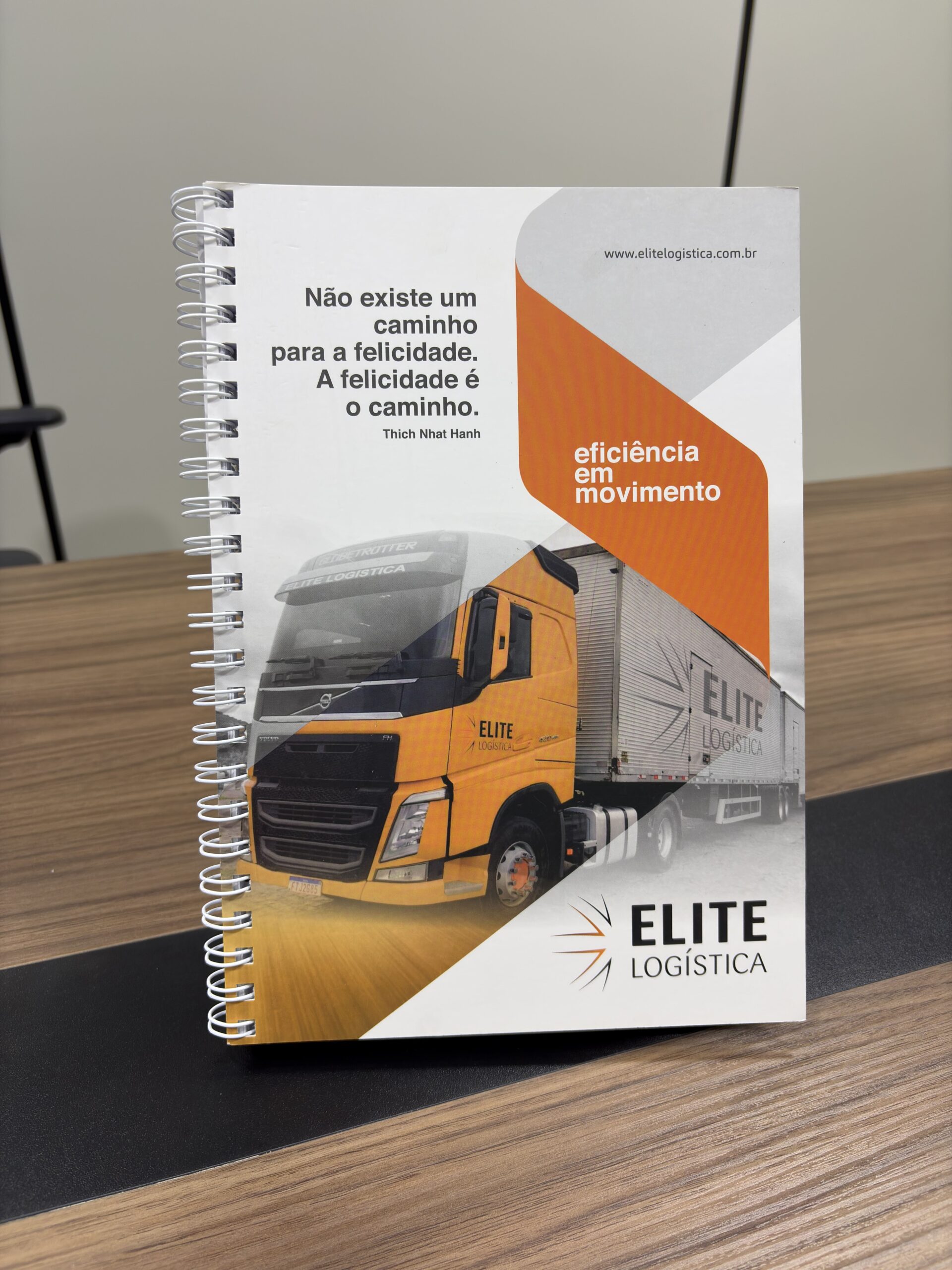 Caderno personalizado com foto de caminhão